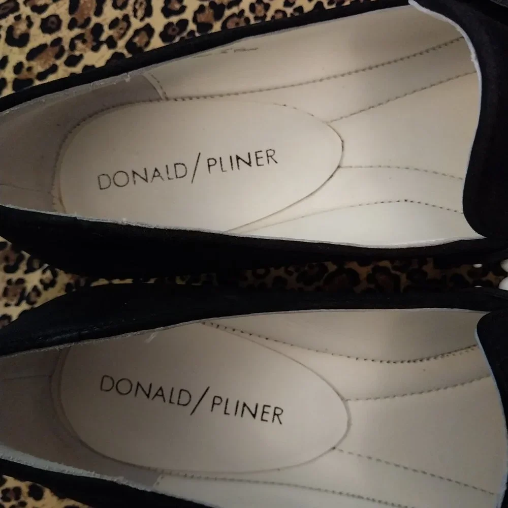 2555 Size 7 Donald Pliner Black Suede Look with White Beads - Picture 4 of 7